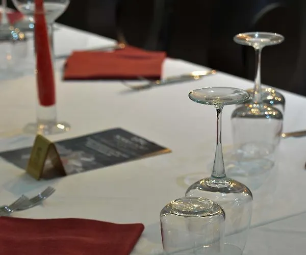 Nova & 3* كامبانيا